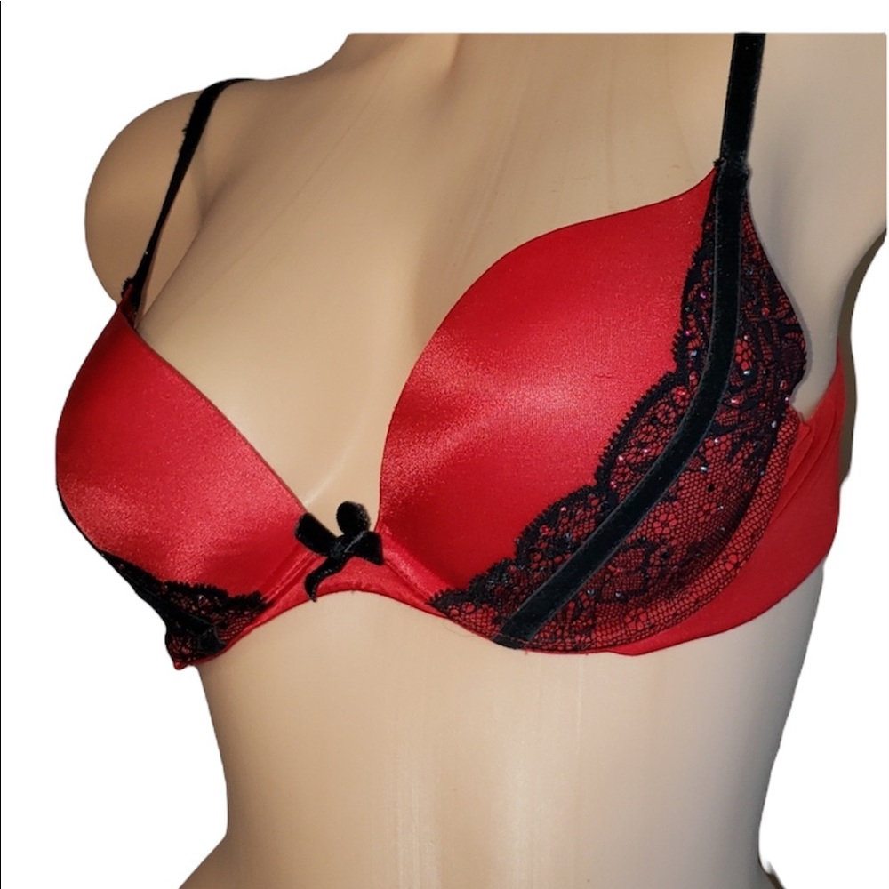 Victoria's Secret Very Sexy Push-up Bra 36A